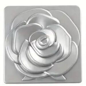 Elegant Silver Floral Brooch